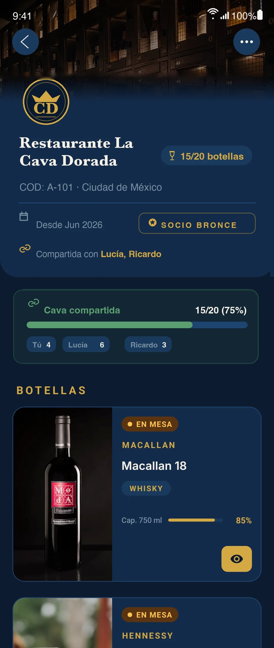Vista de demostración de una cava y sus botellas en la app del socio