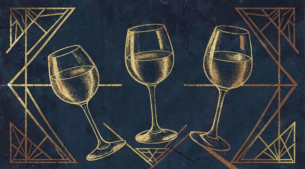 Tres generaciones brindando con vino en cava privada de restaurante